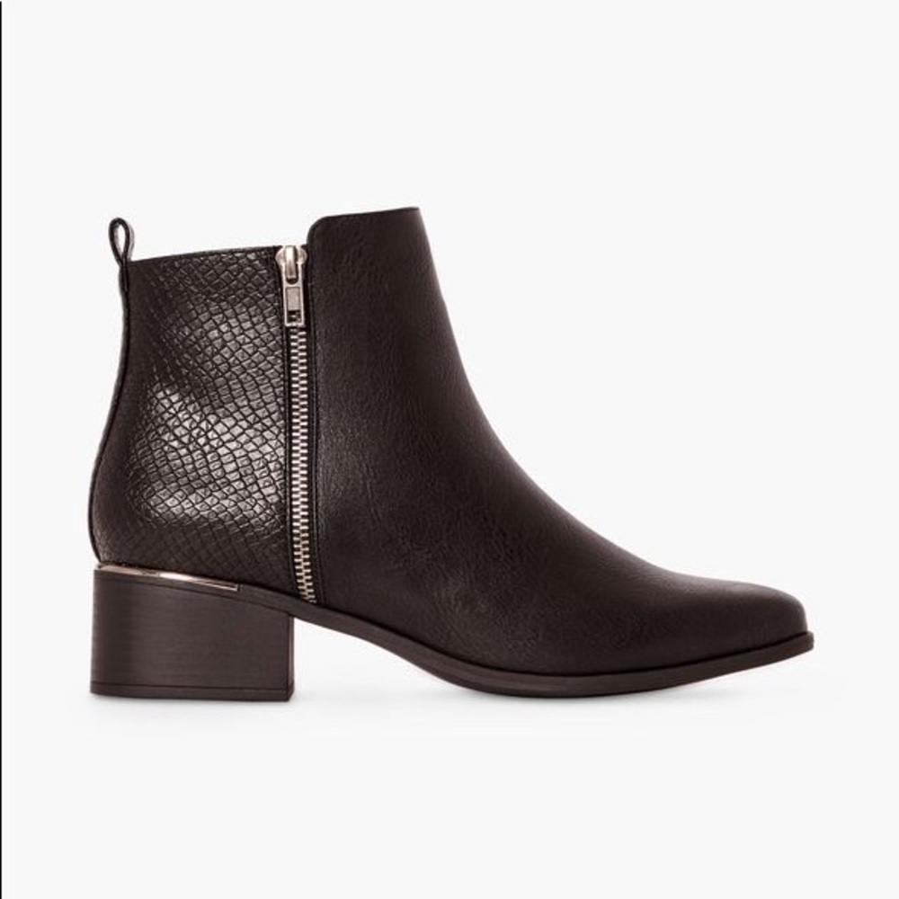 New in box - Kona Ankle Boot